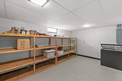 7024 W Lakefield Dr, Milwaukee, WI 53219 - Photo 24