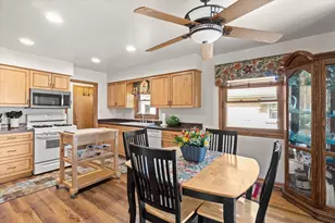 7024 W Lakefield Dr, Milwaukee, WI 53219 - Photo 10