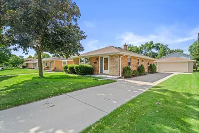 7024 W Lakefield Dr, Milwaukee, WI 53219 - Photo 2