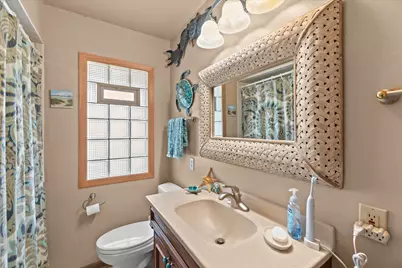 7024 W Lakefield Dr, Milwaukee, WI 53219 - Photo 22