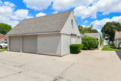 2837 S 67th St, Milwaukee, WI 53219 - Photo 30