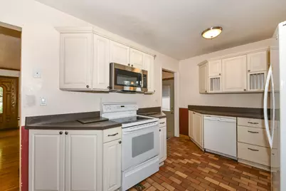 2837 S 67th St, Milwaukee, WI 53219 - Photo 8