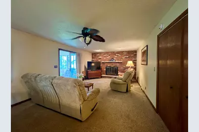 1216  Pinecrest Ln, Onalaska, WI 54650 - Photo 14