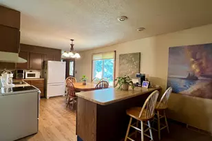 1216 Pinecrest Ln, Onalaska, WI 54650 - Photo 8