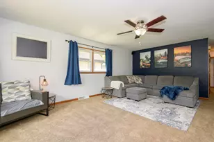 1109 Lawndale Ave, Waukesha, WI 53188 - Photo 4