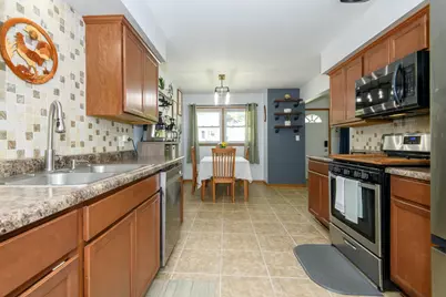 1109  Lawndale Ave, Waukesha, WI 53188 - Photo 8