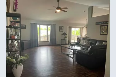 6114  Biscayne Ave, Racine, WI 53406 - Photo 6