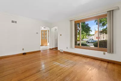 3322 S Dayfield Ave, Milwaukee, WI 53207 - Photo 4