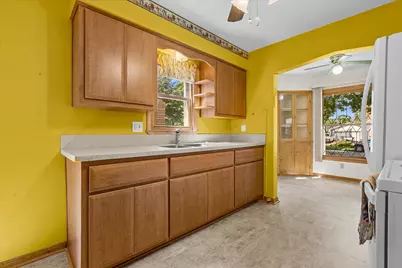 3322 S Dayfield Ave, Milwaukee, WI 53207 - Photo 6