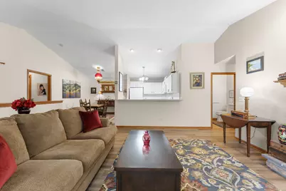 104  Bur Oak Ln #D, Grafton, WI 53024 - Photo 6