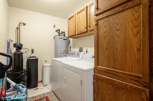104 Bur Oak Ln, Grafton, WI 53024 - Photo 24