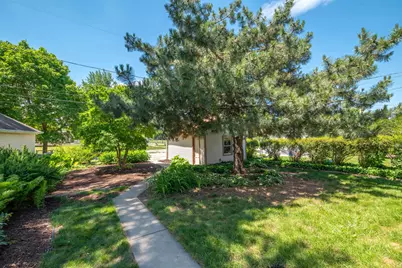 2963 N 70th St, Milwaukee, WI 53210 - Photo 36