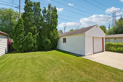 5740 N Dexter Ave, Glendale, WI 53209 - Photo 16