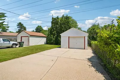 5740 N Dexter Ave, Glendale, WI 53209 - Photo 18