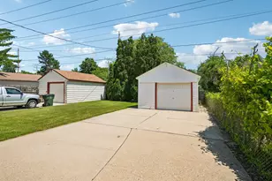 5740 N Dexter Ave, Glendale, WI 53209 - Photo 20