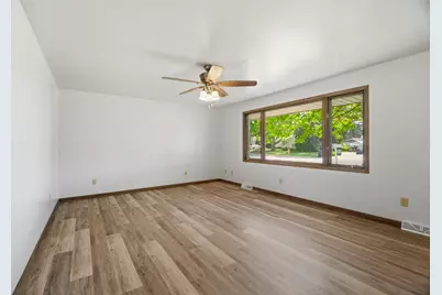 1712  McKinley St, New Holstein, WI 53061 - Photo 4