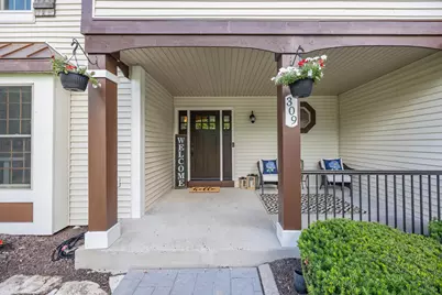309  Woodlands Ct, Hartland, WI 53029 - Photo 2