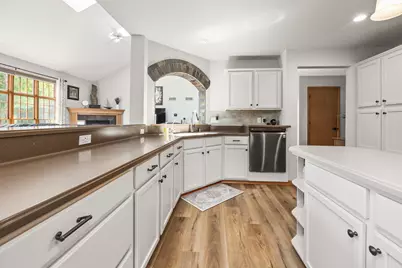 309  Woodlands Ct, Hartland, WI 53029 - Photo 6