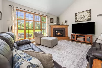 309  Woodlands Ct, Hartland, WI 53029 - Photo 12