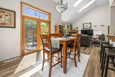 309  Woodlands Ct, Hartland, WI 53029 - Photo 10