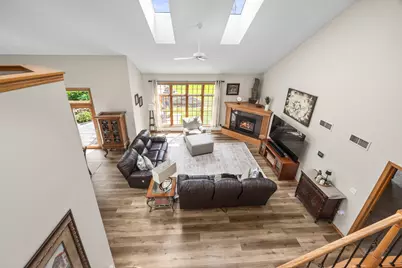 309  Woodlands Ct, Hartland, WI 53029 - Photo 16