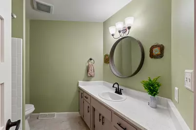 607  Green Bay Rd, Thiensville, WI 53092 - Photo 14