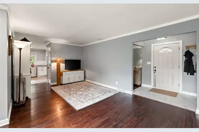 607  Green Bay Rd, Thiensville, WI 53092 - Photo 10