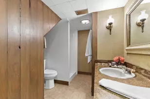 200 S Vincennes Cir, Racine, WI 53402 - Photo 22