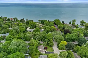 200 S Vincennes Cir, Racine, WI 53402 - Photo 2