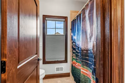 12575 N Hawks Glen Ct, Mequon, WI 53097 - Photo 32