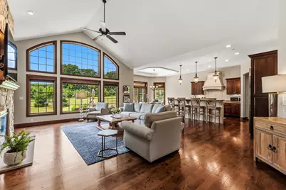 12575 N Hawks Glen Ct, Mequon, WI 53097 - Photo 12