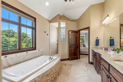 12575 N Hawks Glen Ct, Mequon, WI 53097 - Photo 28