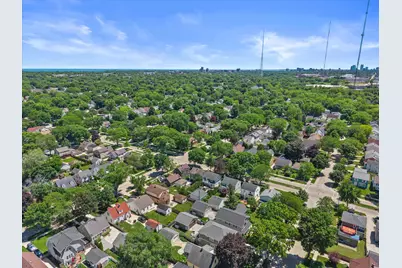 4823 N Hollywood Ave, Whitefish Bay, WI 53217 - Photo 32