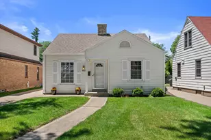 4823 N Hollywood Ave, Whitefish Bay, WI 53217 - Photo 6