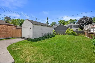 4823 N Hollywood Ave, Whitefish Bay, WI 53217 - Photo 28