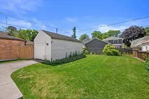 4823 N Hollywood Ave, Whitefish Bay, WI 53217 - Photo 28