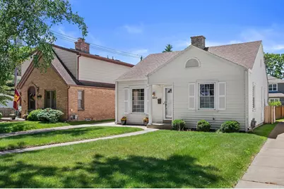 4823 N Hollywood Ave, Whitefish Bay, WI 53217 - Photo 4