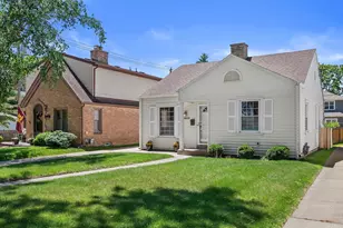 4823 N Hollywood Ave, Whitefish Bay, WI 53217 - Photo 4