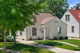 4823 N Hollywood Ave, Whitefish Bay, WI 53217 - Photo 2
