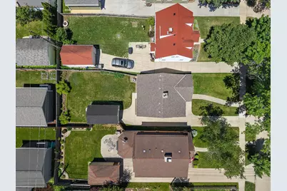 4823 N Hollywood Ave, Whitefish Bay, WI 53217 - Photo 30