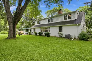8921 N Lake Dr, Bayside, WI 53217 - Photo 36