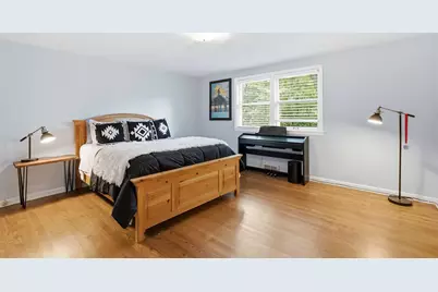 8921 N Lake Dr, Bayside, WI 53217 - Photo 32