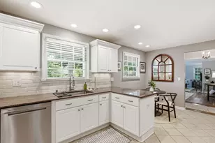 8921 N Lake Dr, Bayside, WI 53217 - Photo 18