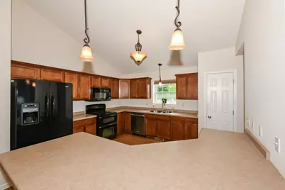 170 N Wild Flower Ln, Elkhorn, WI 53121 - Photo 12