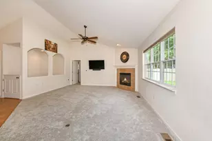 170 N Wild Flower Ln, Elkhorn, WI 53121 - Photo 6