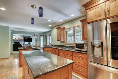 1248 N Lost Woods Rd, Summit, WI 53066 - Photo 8