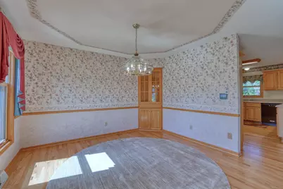 4461 S 116th St, Greenfield, WI 53228 - Photo 8
