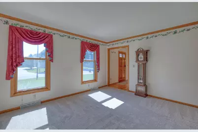 4461 S 116th St, Greenfield, WI 53228 - Photo 16
