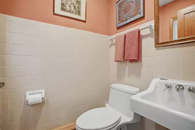 3934 N Harcourt Pl, Shorewood, WI 53211 - Photo 32
