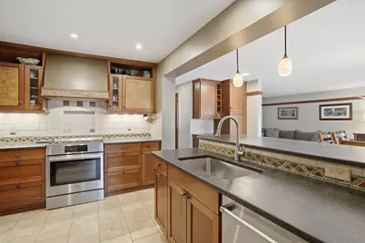 3934 N Harcourt Pl, Shorewood, WI 53211 - Photo 10